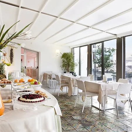 Hotel Porta Felice & 4*