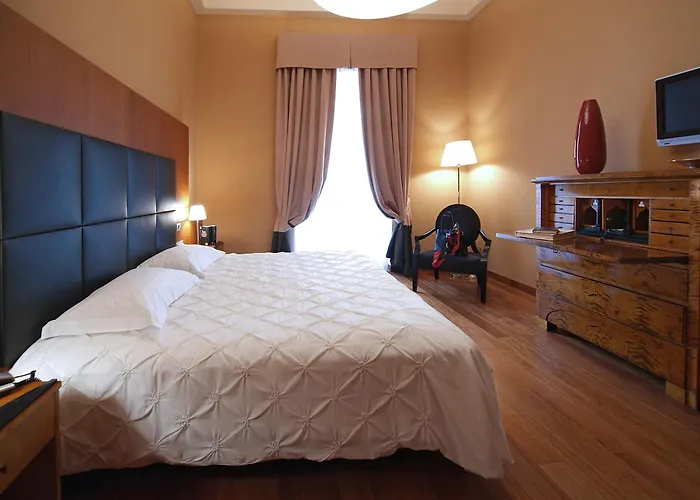 ホテル Porta Felice & 4*