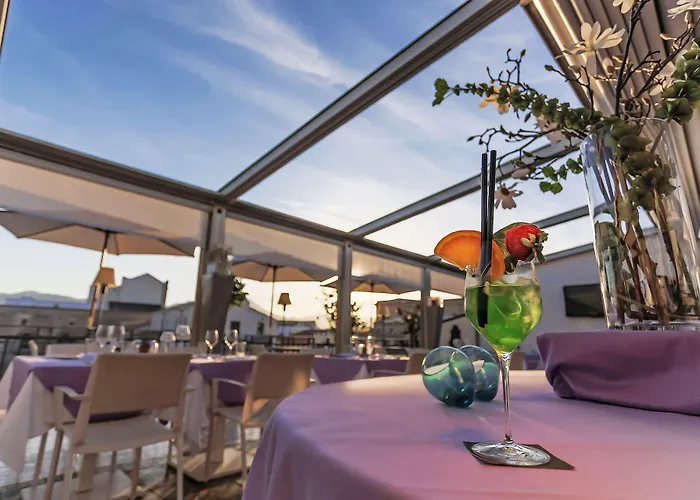 ホテル Porta Felice &