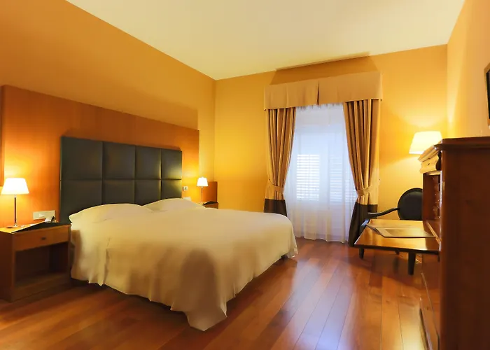 Porta Felice & ホテル