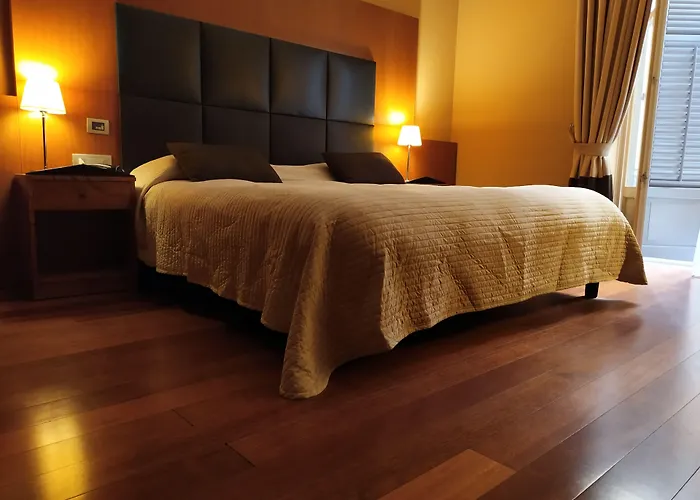 ホテル Porta Felice & 4*