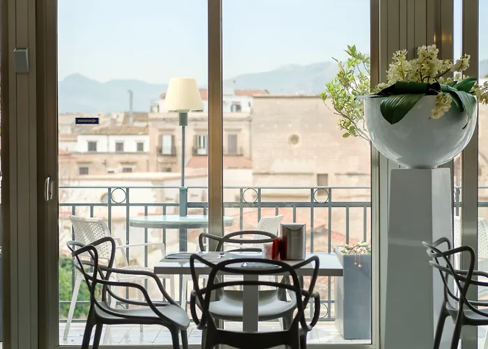 ホテル Porta Felice &