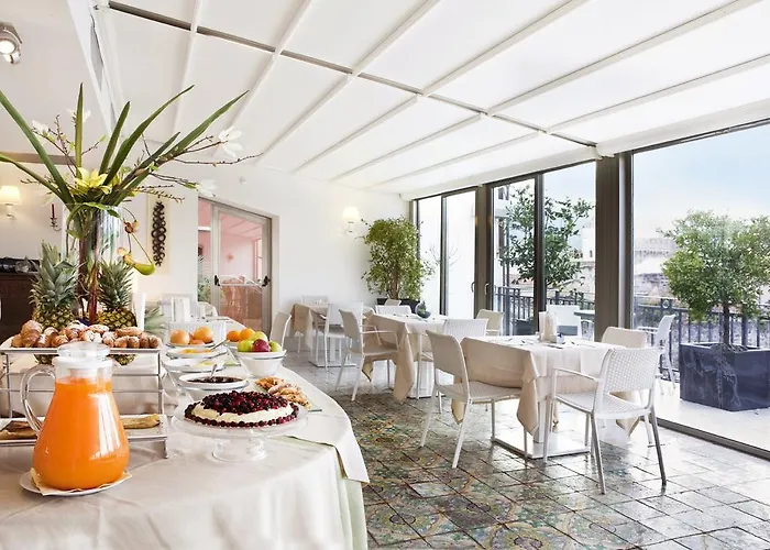 ホテル Porta Felice & 4*