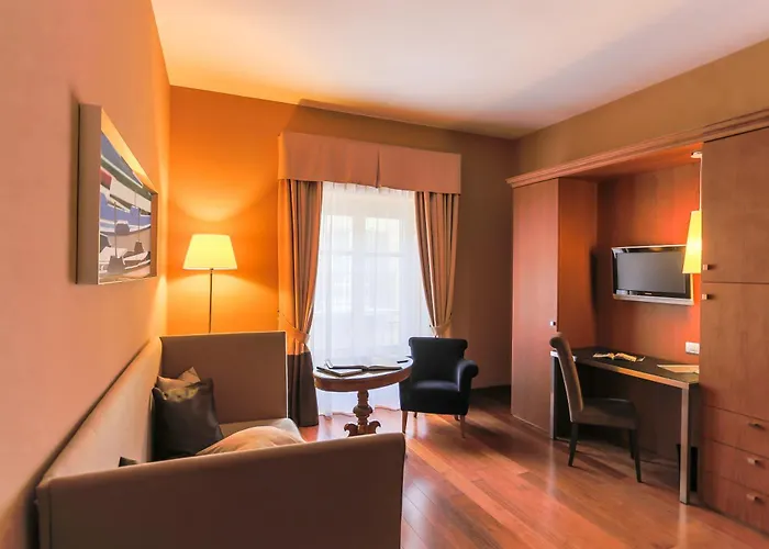 ホテル Porta Felice &