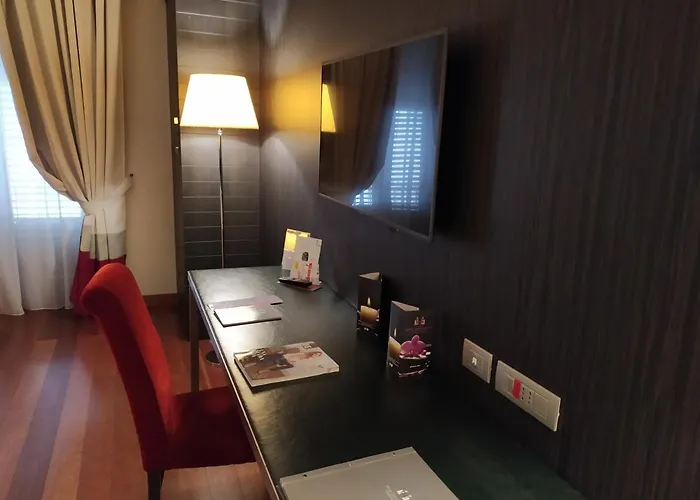 ホテル Porta Felice & 4*