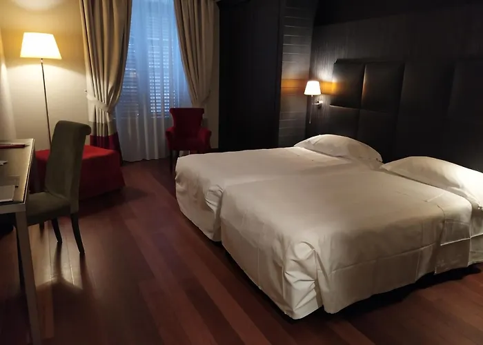 ホテル Porta Felice & 4*